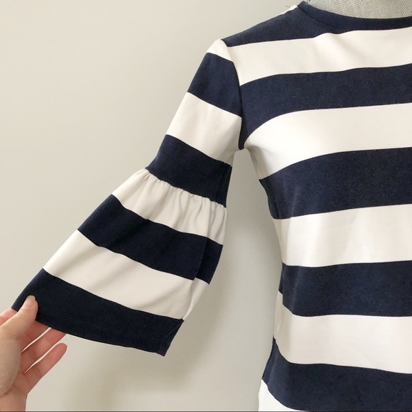 *SOLD* Lauren by Ralph Lauren bell ruffle sleeve top - Picture 4 of 8